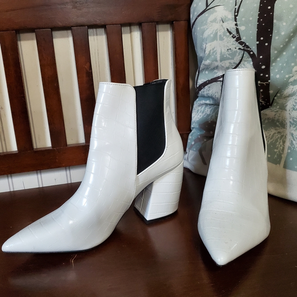 Barely used ankle boots. Size 9